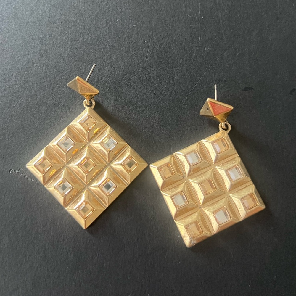 Vintage gold toned geometric earrings